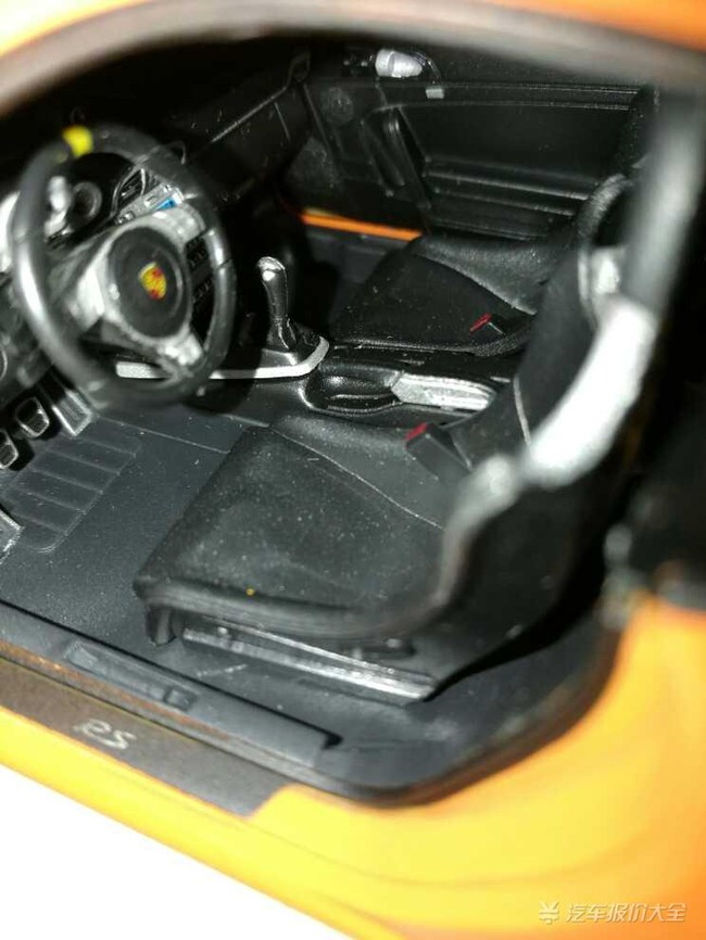 车模到咯,嘿嘿。是我喜欢的颜色。感谢所有给