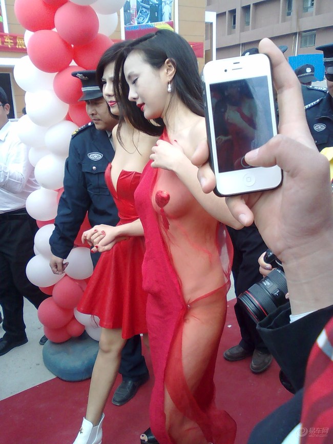 【2014淮北<em>车展</em>最新香车<em>美女</em>干露露干毛毛】