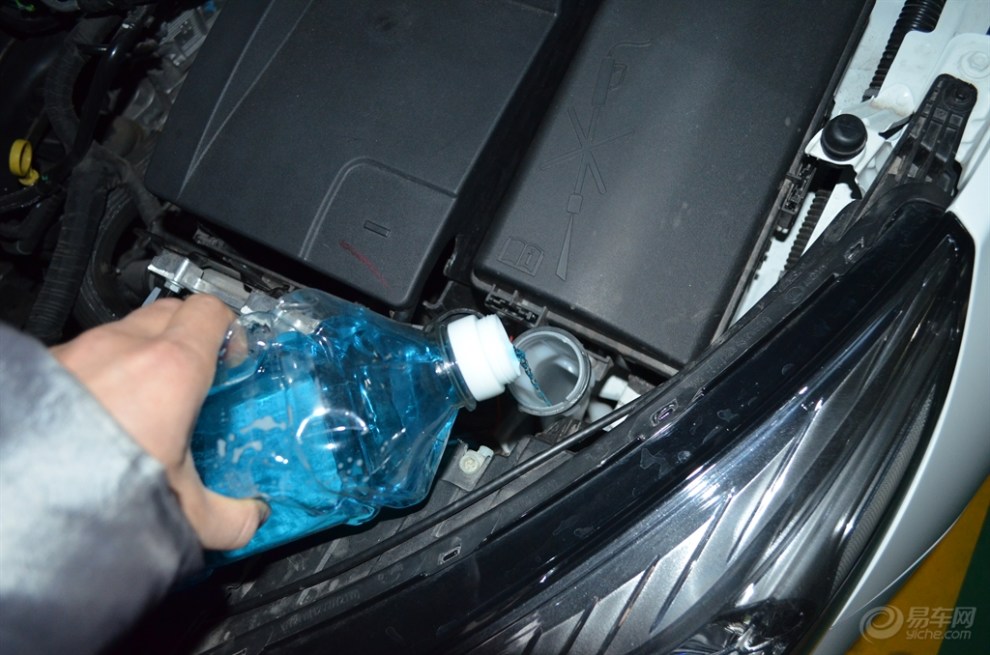 【【冬季养车王】给我家大宝清洗机舱换防冻玻