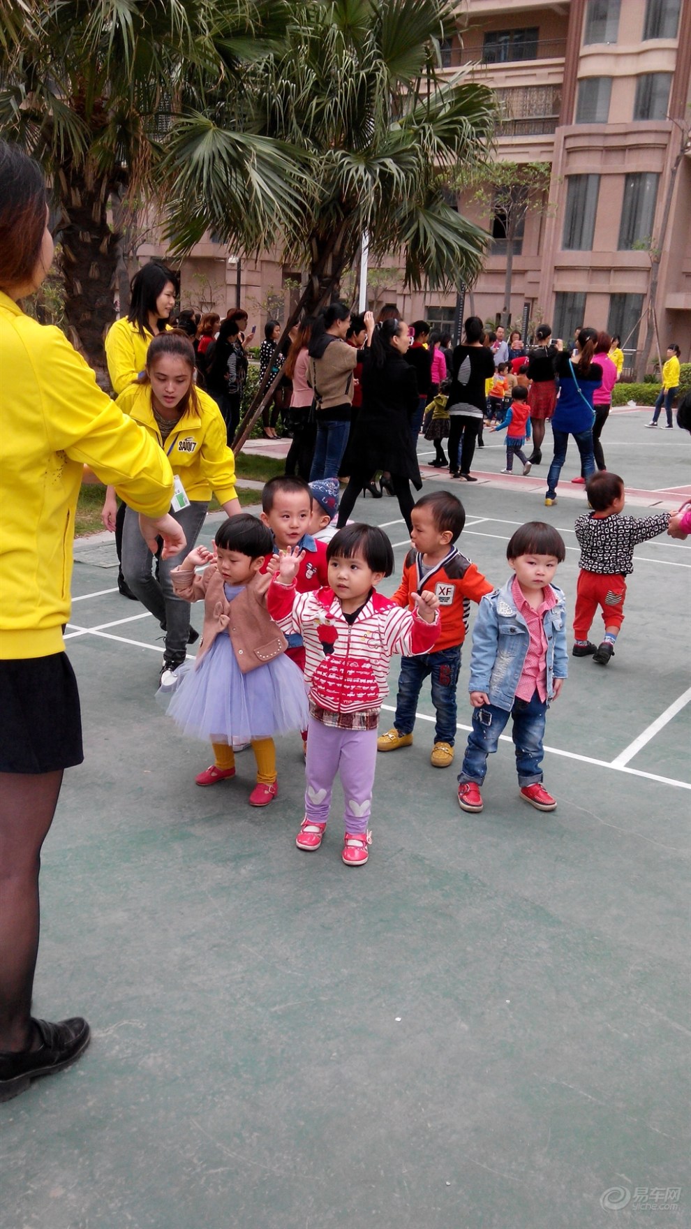 【【双dan狂欢】宝宝的幼儿园小小班表演跳舞