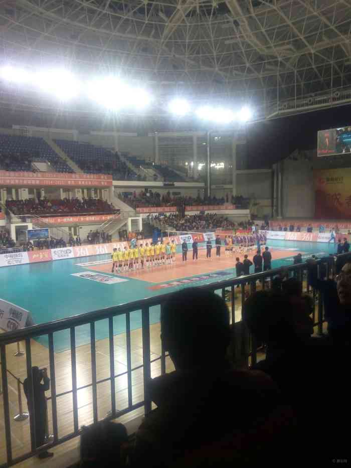 【【山东长安车友会莱芜分会】莱芜体育馆看大