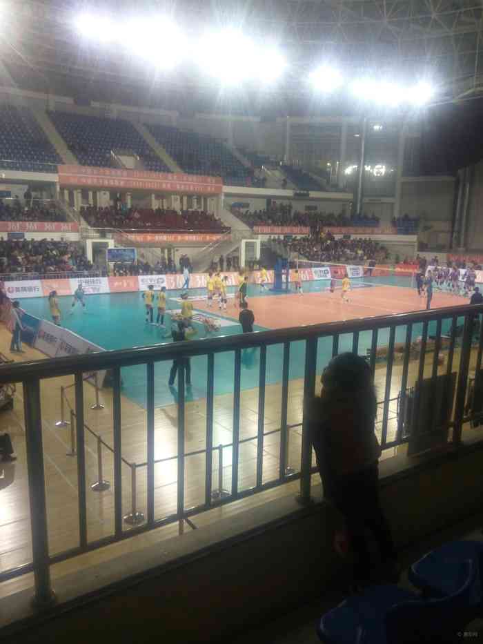 【【山东长安车友会莱芜分会】莱芜体育馆看大