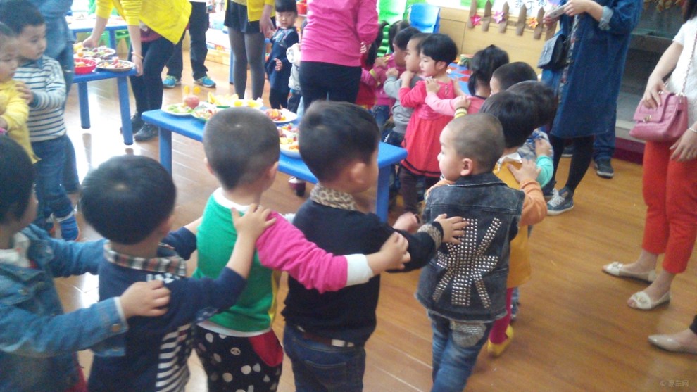 【【宝贝快乐秀】宝宝在幼儿园上课!】_超级宝