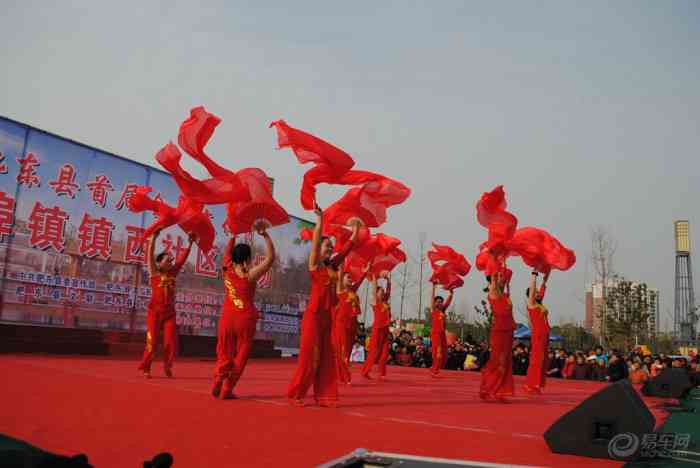 【仍是好运来舞蹈压轴表演连拍中观赏社区文化
