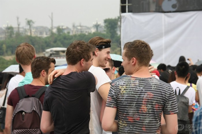 【【成都草莓音乐节】小虫带你走进成都的草莓