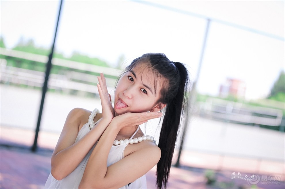 【大学校园拍清纯女生】_丽人风尚图片集锦