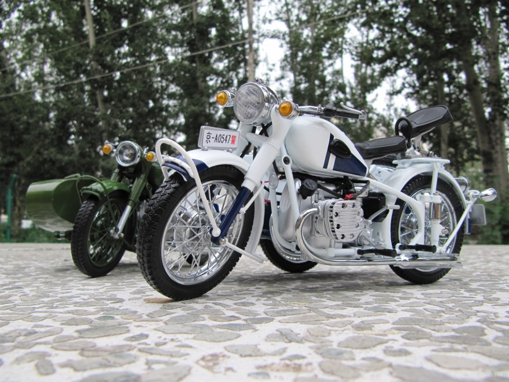 【军用、警用两款长江750边三轮摩托车(老车经