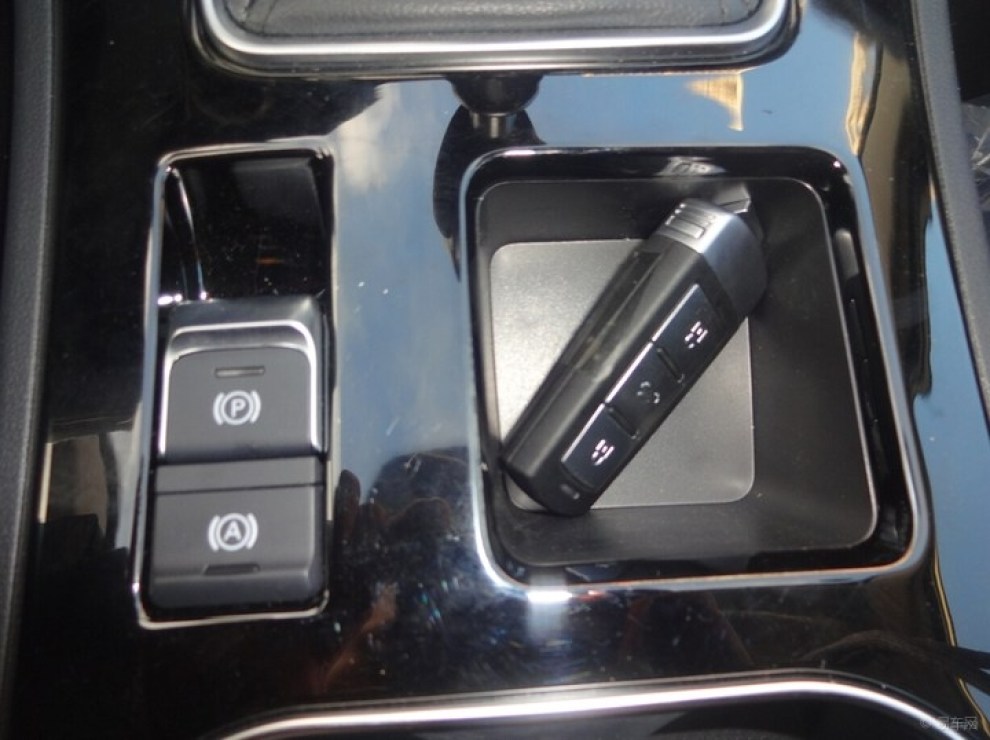 【提车回家了开着自己的车感觉就是不一样,媳