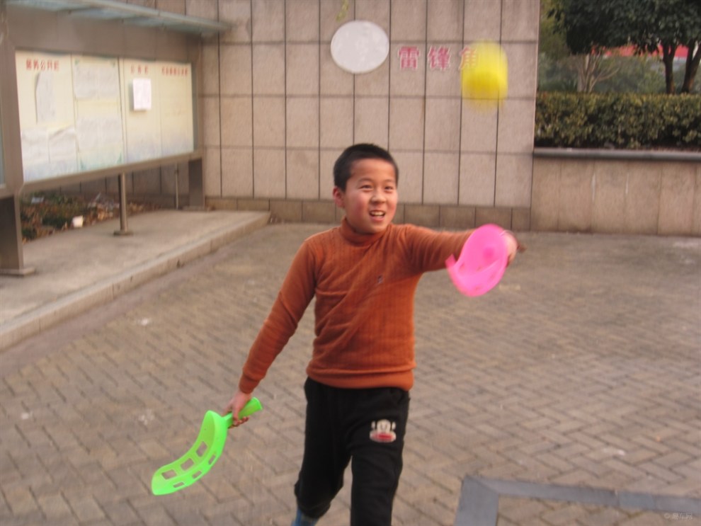 【【超宝动起来】我陪宝贝玩抛接球!】_超级宝