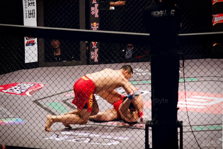 【ROAD FC(路德)国际综合格斗大赛中国首秀