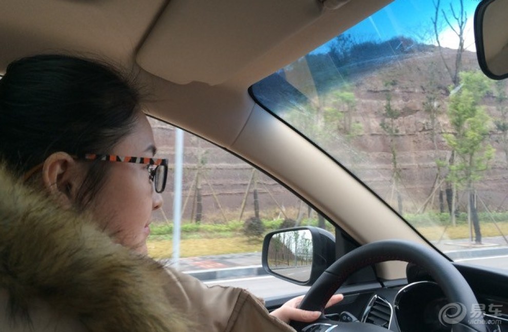 【软妹子冒泡,选个黑色车子,各位看看如何】_