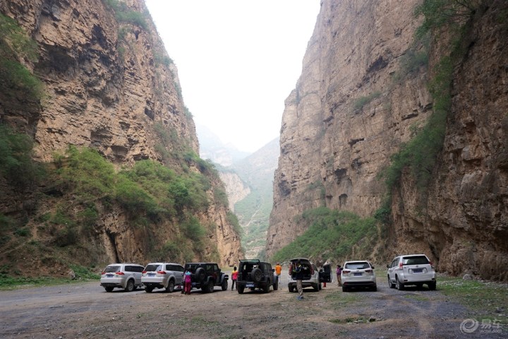 【开越野车穿越峡谷 了却依然宁静心愿】_驴行