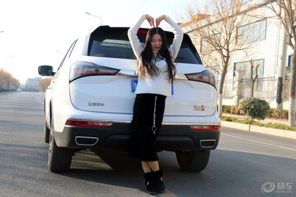 【愿得一心人,白头不相离 媳妇当车模领略瑞风