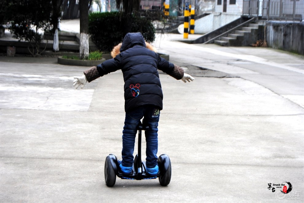 【(与车无关)小孩玩平衡车】_江苏论坛图片集