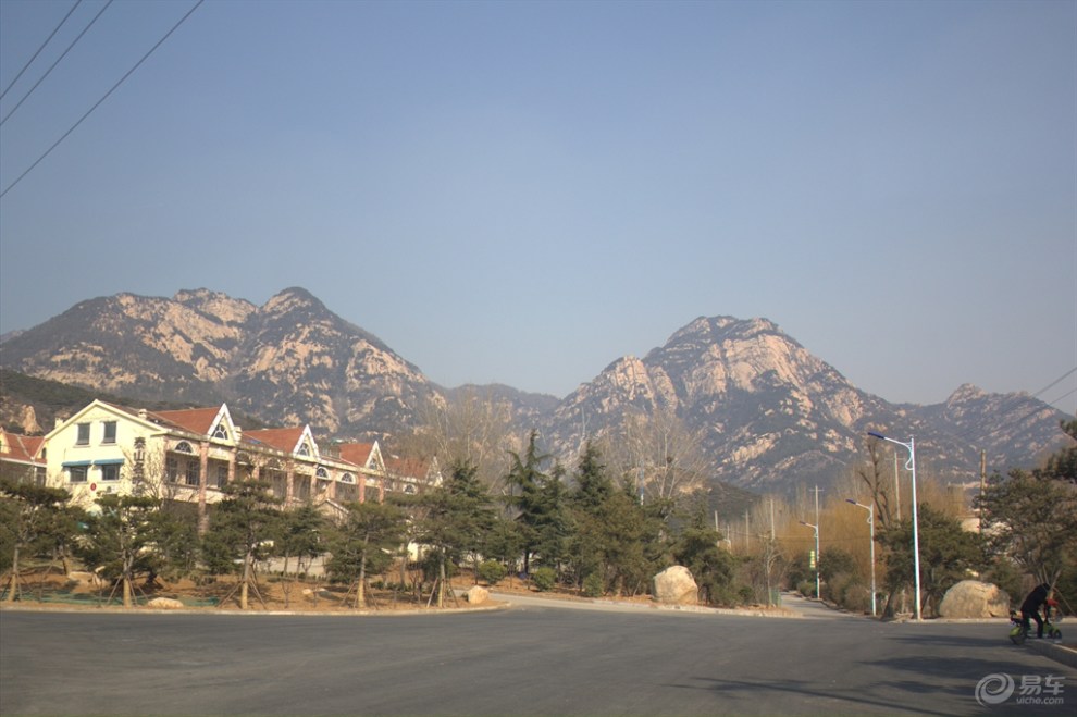 【水声滴滴,凤起涟漪。百转千回,何处觅!小白出