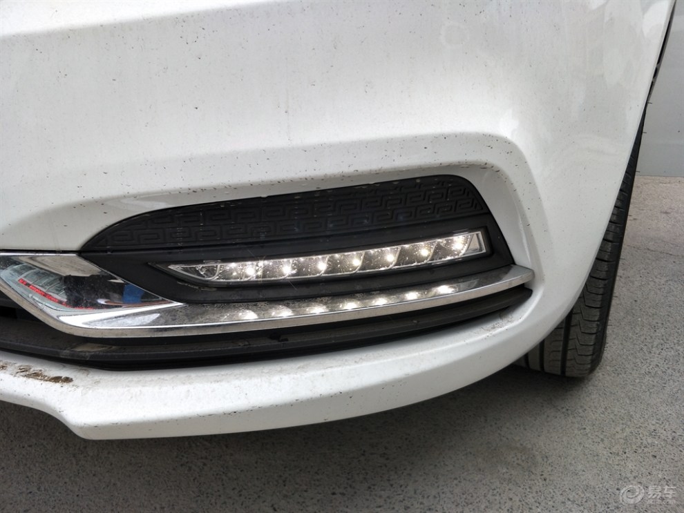 【因为我们没有什么不同,天黑时仰望同一片星