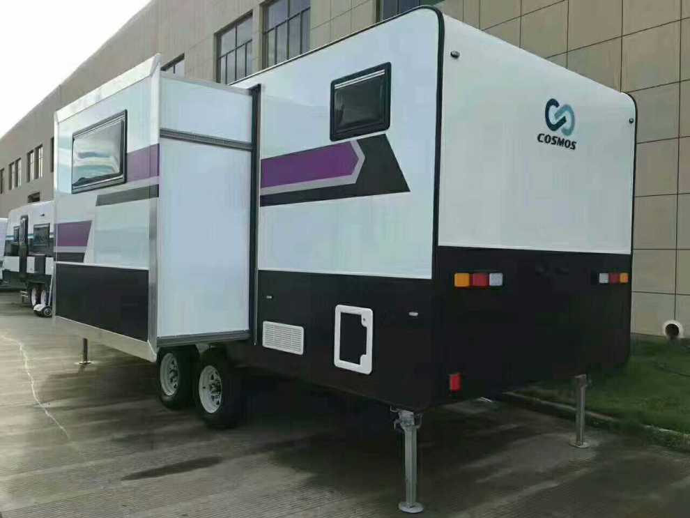 假期一家出游选科斯鲸鱼座扩展拖挂房车
