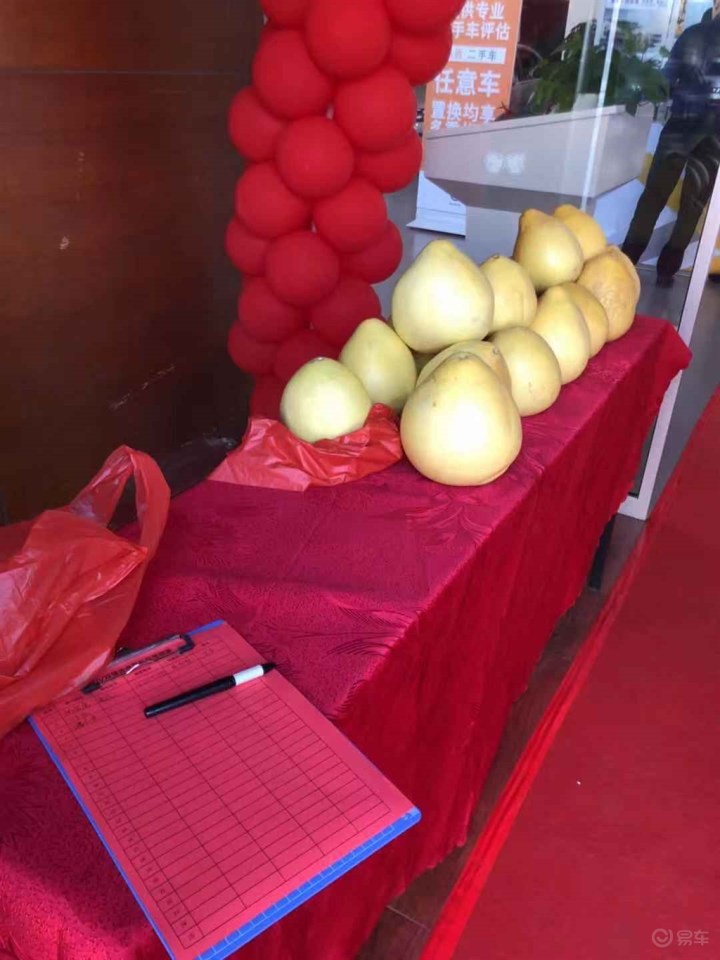 周末休息带上哥哥女儿去4s玩DIY万圣节饼干