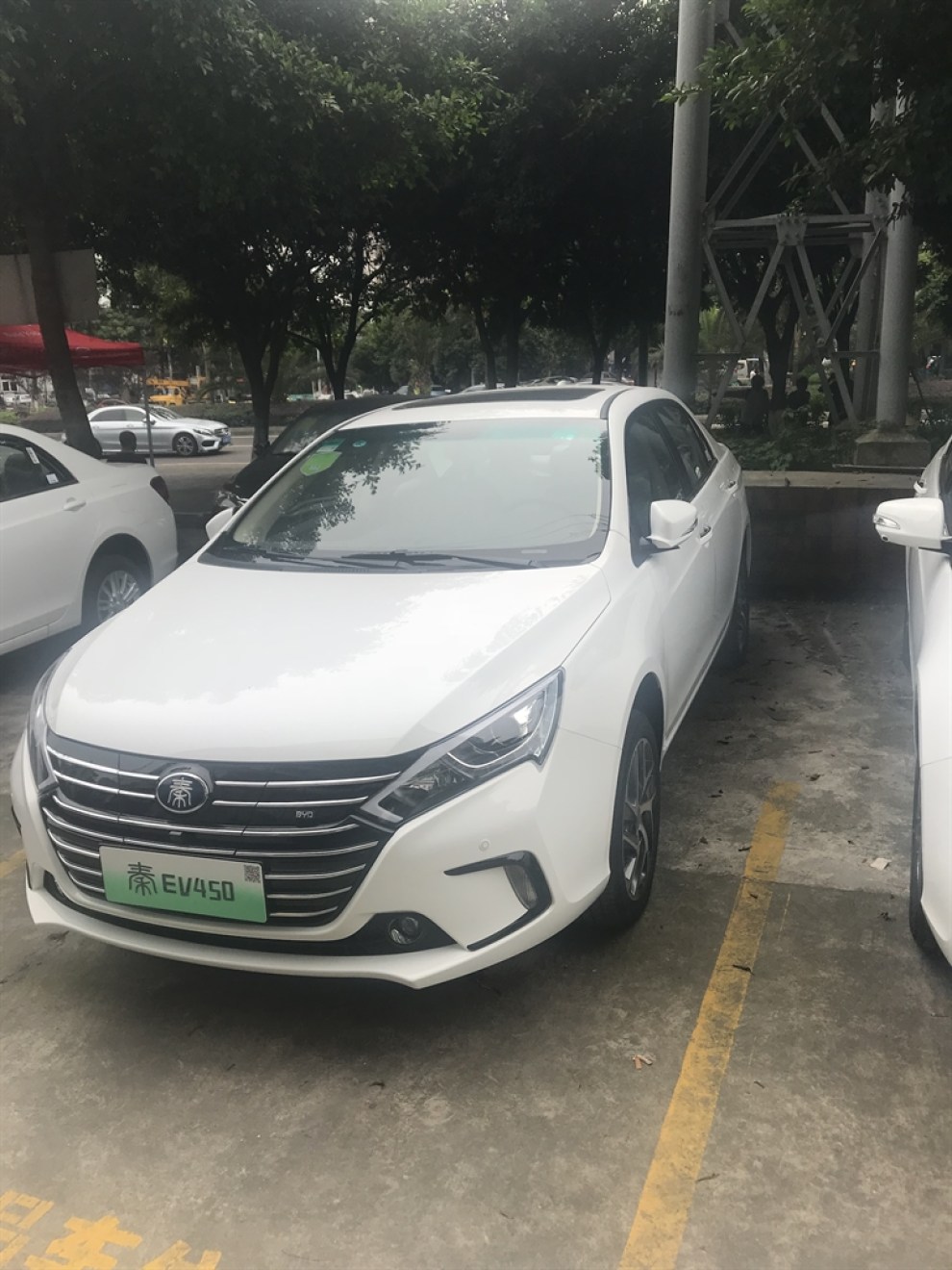 比亚迪纯电动秦ev