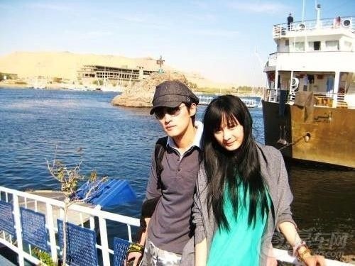 【杨幂胡歌分手 曝薛佳凝心情大好买大众庆贺