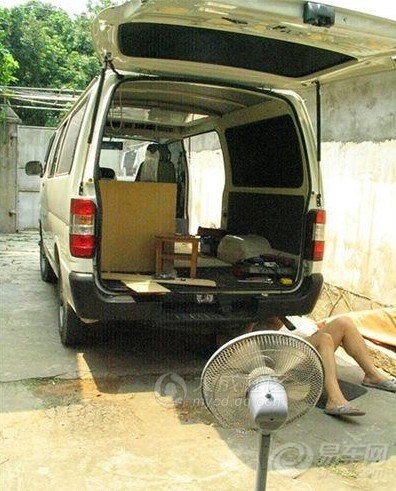 组图:图片展示金杯改装成房车全图片下载