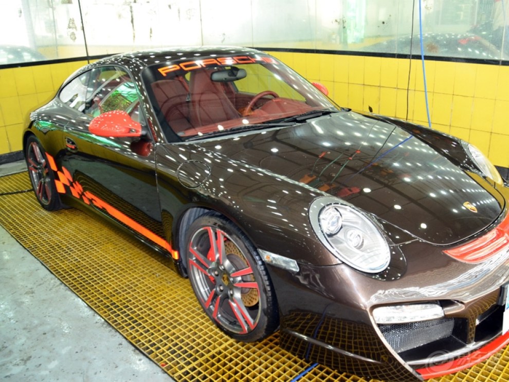 贴膜作业 - 保时捷911 法利奥紫光太阳膜 全车贴膜