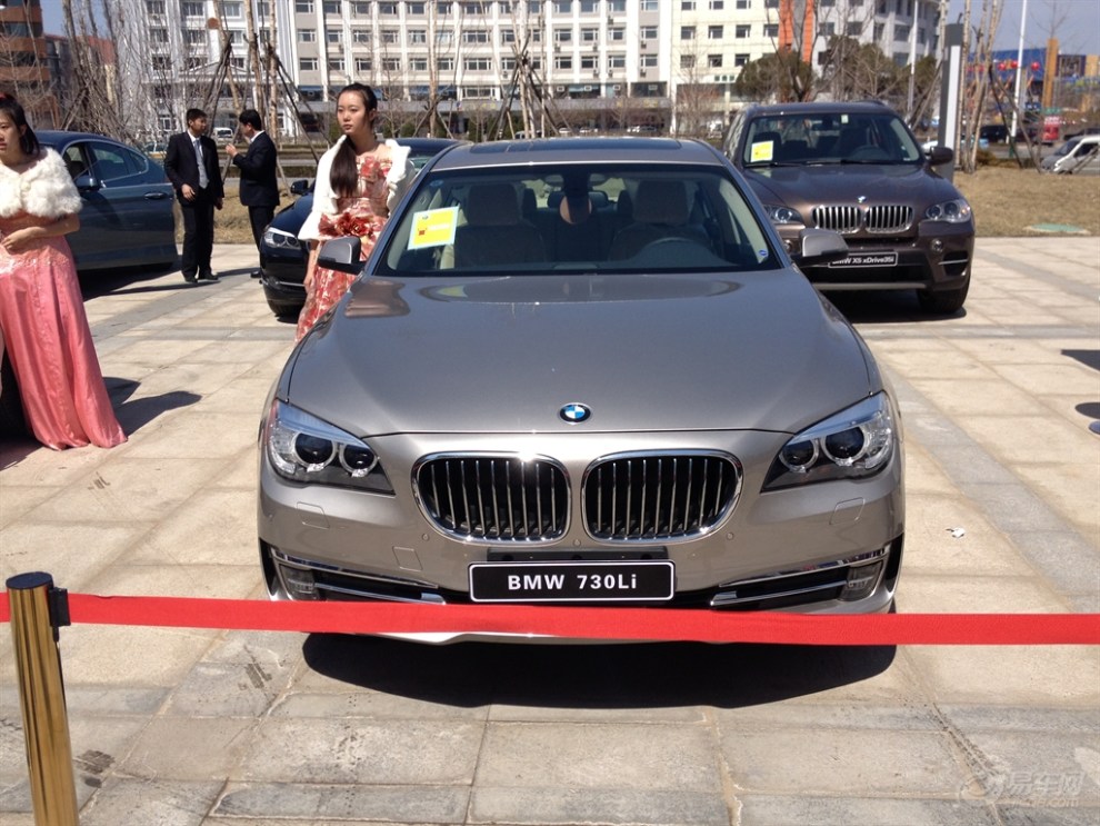 带大家体验第八届葫芦岛春季车展{有车模呦,哈哈}