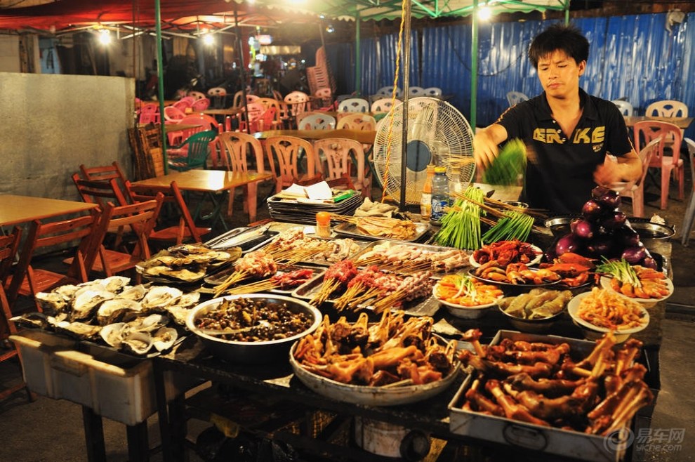 夜宵啤酒乘风凉 上海夏日夜市盘点