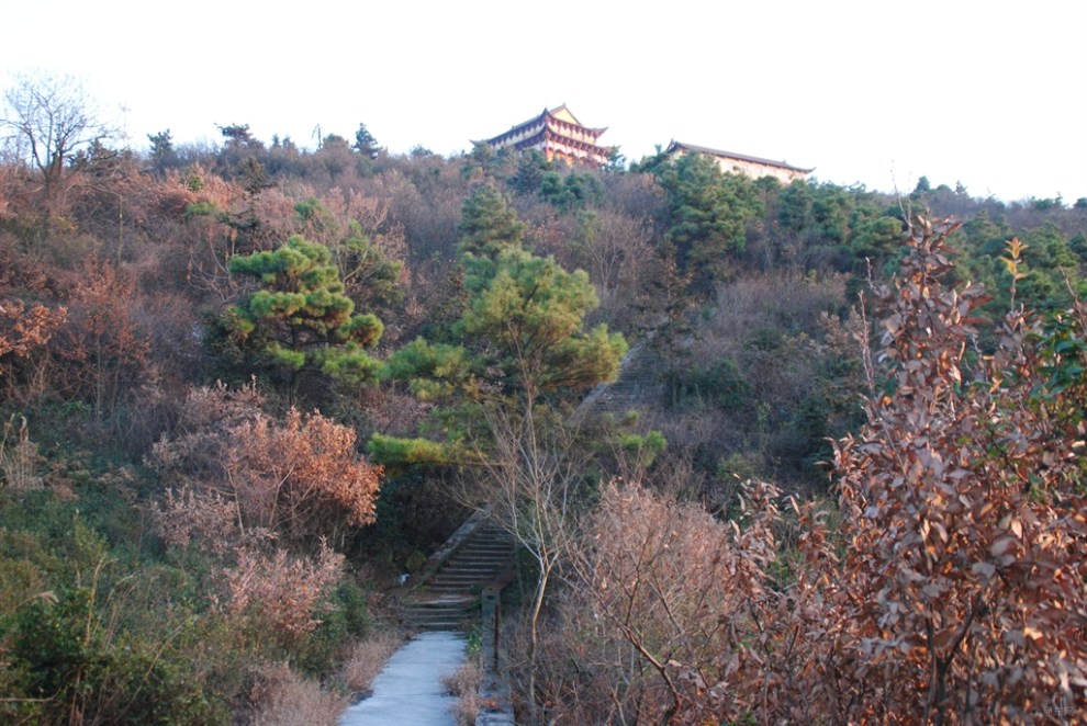 銀屏山中道路上隨拍領略巢湖風景