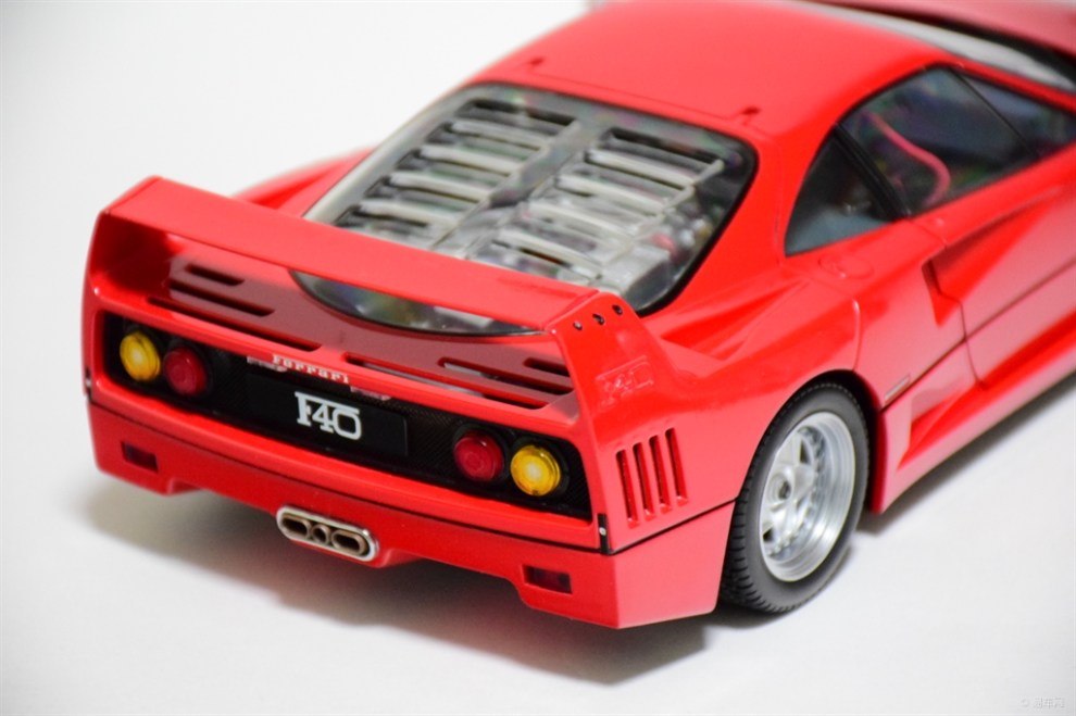 【汽车模型摄影】无可替代的传奇--法拉利f40