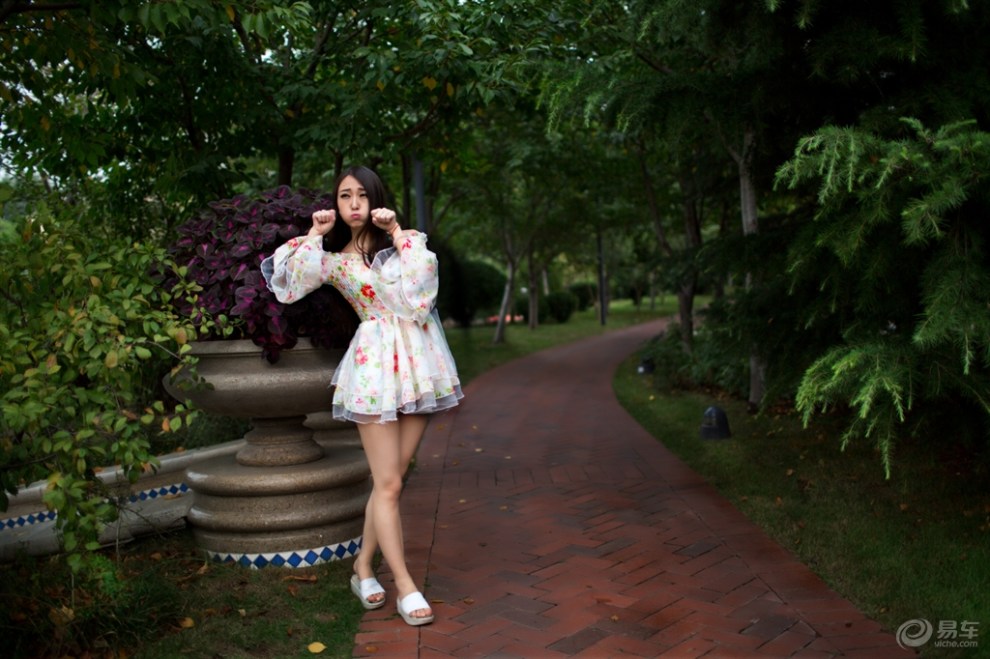 刀锋俱乐部〕[大溪地外景美少女]