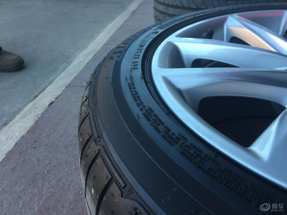 奥迪tt原车防爆胎一套有人要么