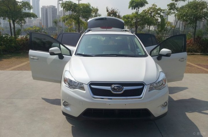 珠海斯巴鲁xv车友提车作业,白色2014款精英导航版,求认证