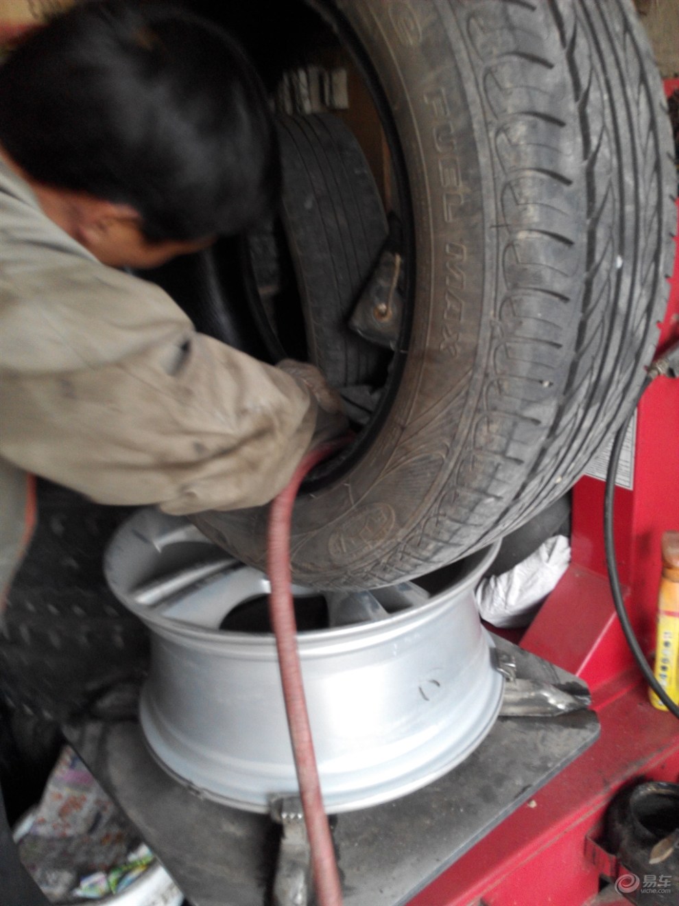 【易点易评团】车主补轮胎钉眼