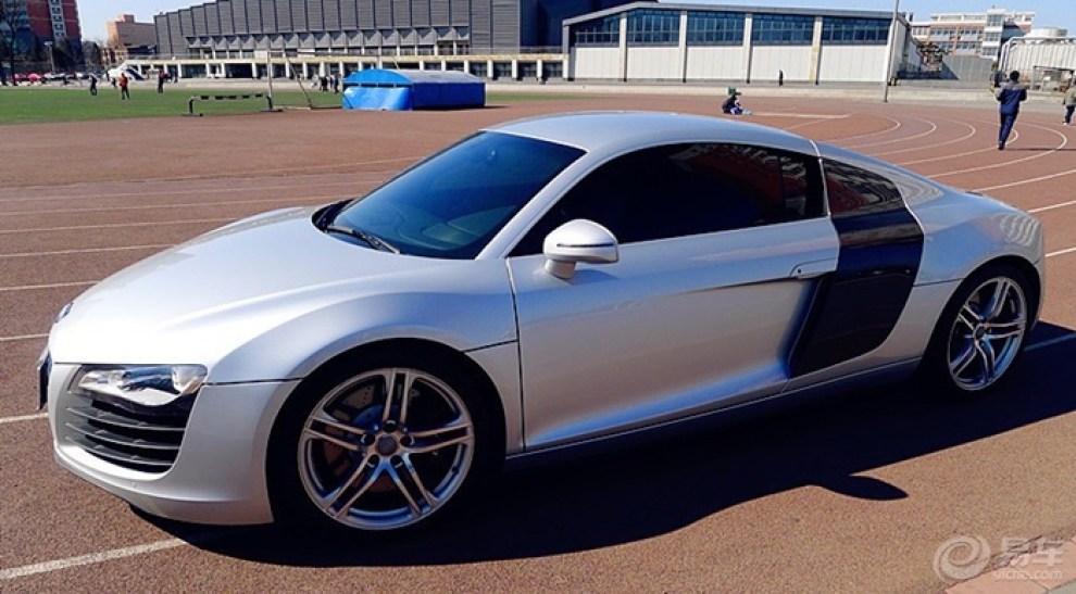 奥迪r8 银色v8提车作业