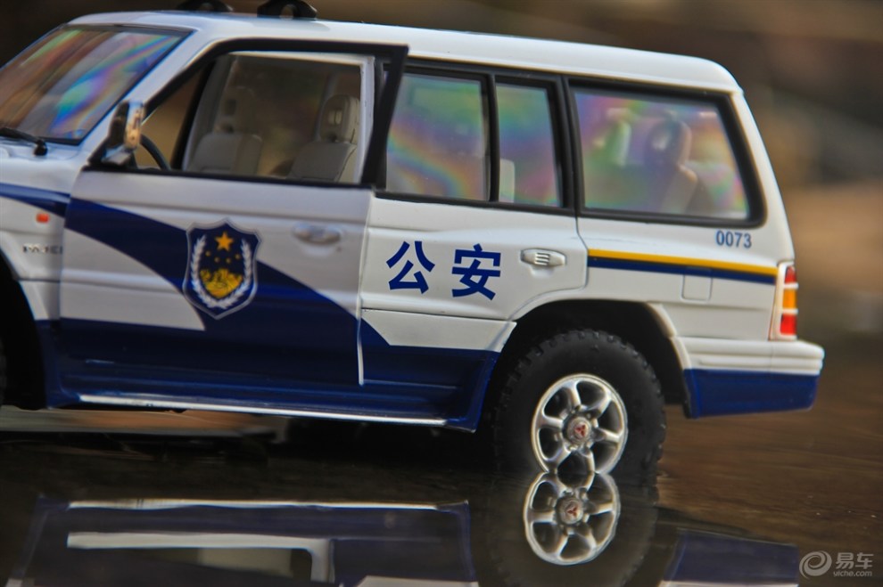 【叉骚包】经典警车帕杰罗