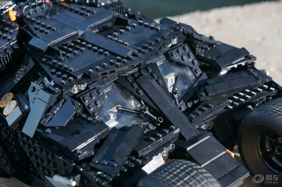 "复刻传奇"——蝙蝠车 lego 76023