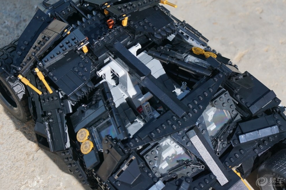 "复刻传奇"——蝙蝠车 lego 76023