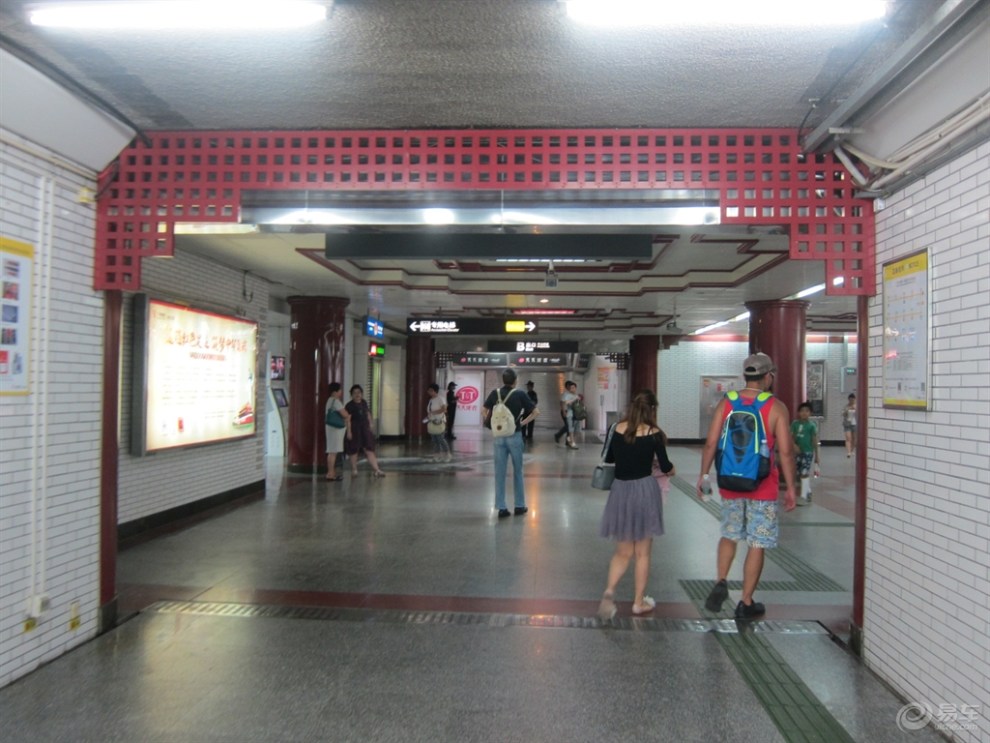 农讲所首个"党史主题站"