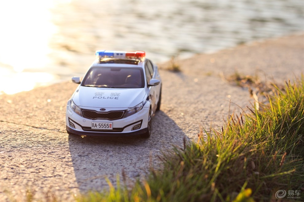 【叉骚包】起亚k5-帅气的警察蜀黍