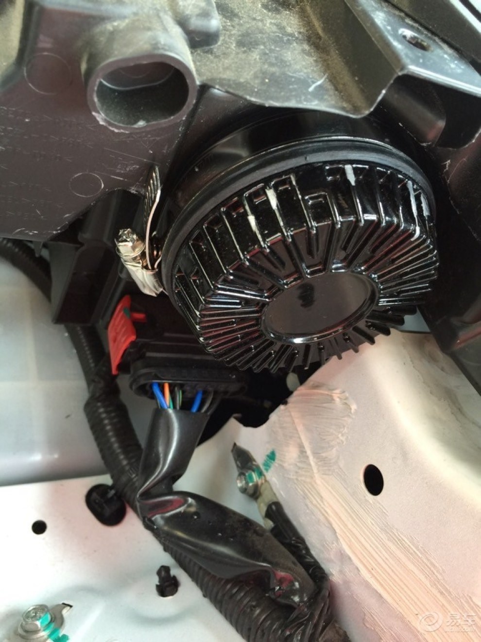 改装氙气大灯 冰蓝色示宽灯