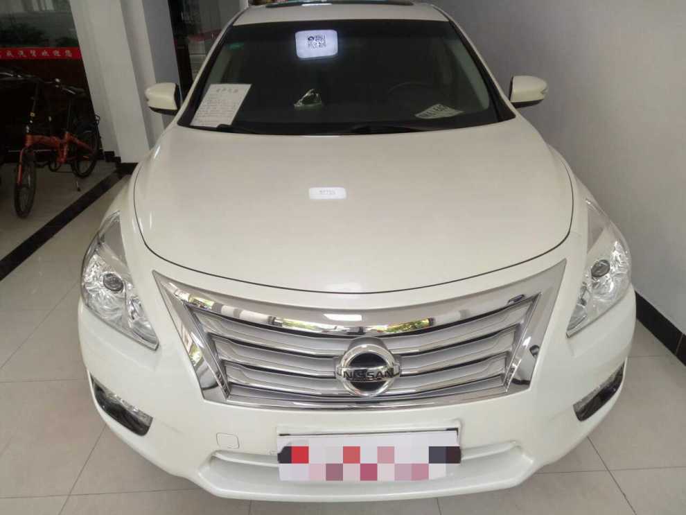 15款白色日产天籁2.0自动运动版行驶3万公里首付4万