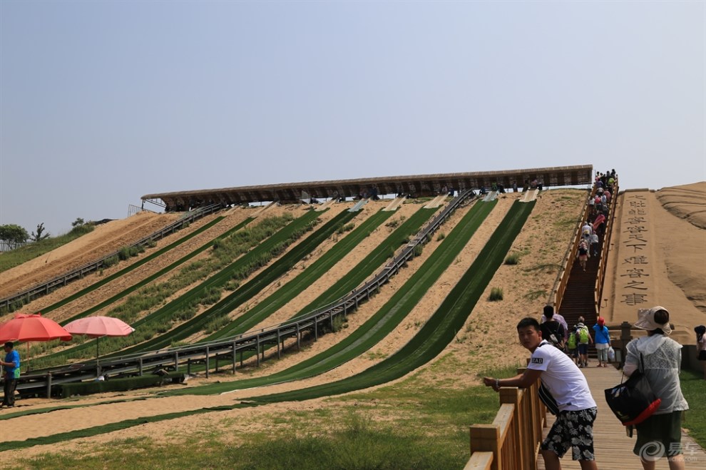 黄金海岸滑沙场!