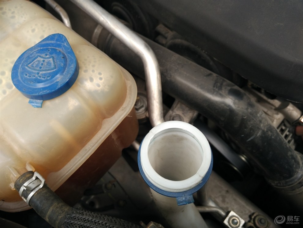 车友会】更换玻璃水壶盖】_长安cs75社区图片集锦_汽车论坛-易车网