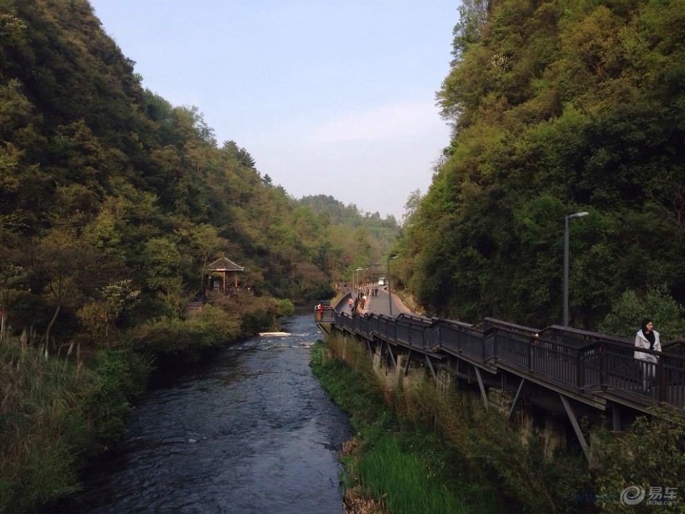 贵州百县风景名胜之贵阳--南郊公园
