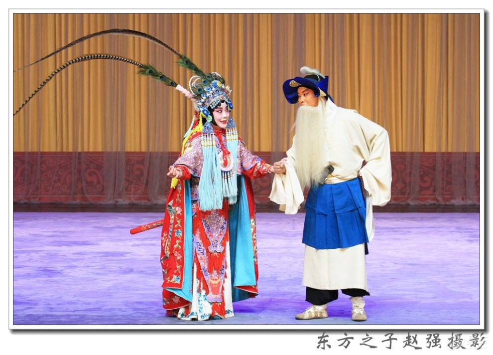 天津青年京剧团演出京剧《双阳公主》剧照 双阳公主张蕊麟饰