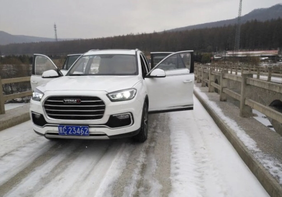 奔驰在雪原里的野马,迎接崭新的2018