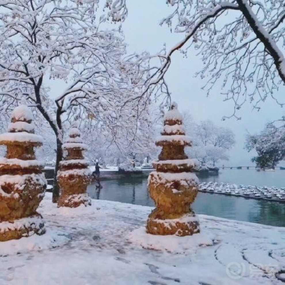 【雪西湖遊記】霧凇沆碭,天與雲與山與水,上下一白