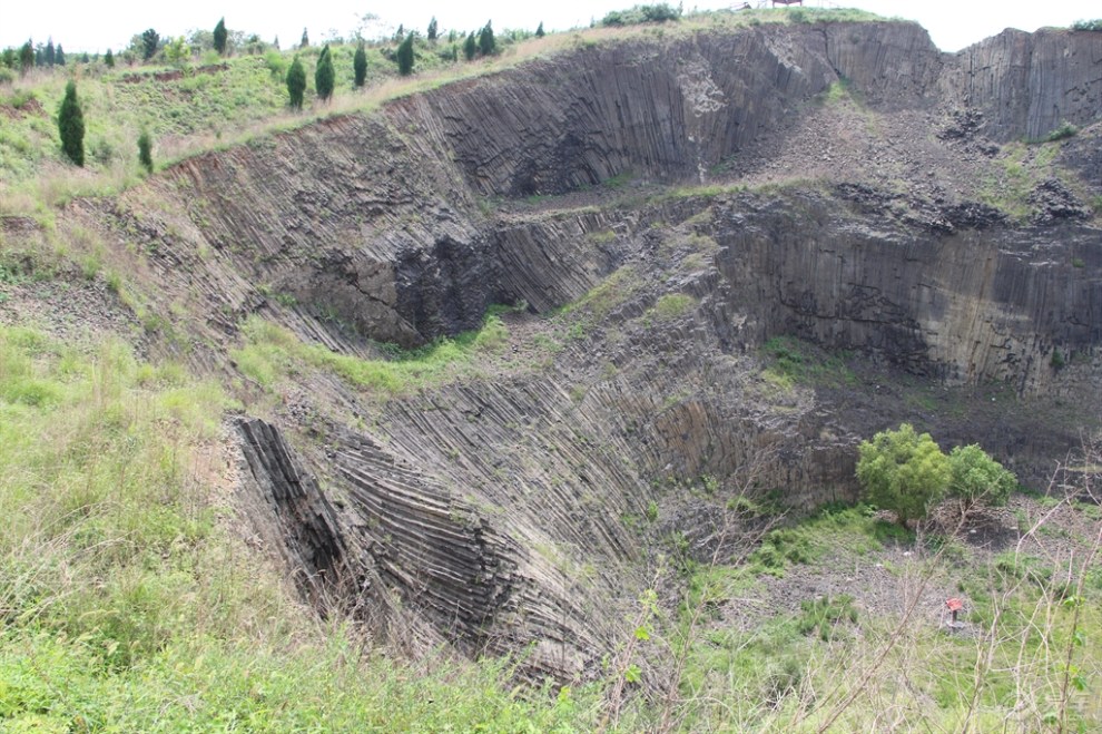 去看昌樂火山口群