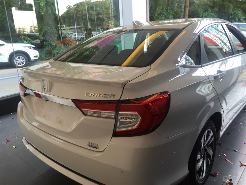 喜提2018款新凌派